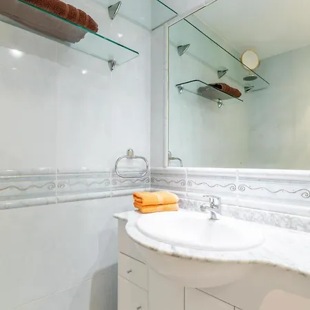 Apartament 9 *